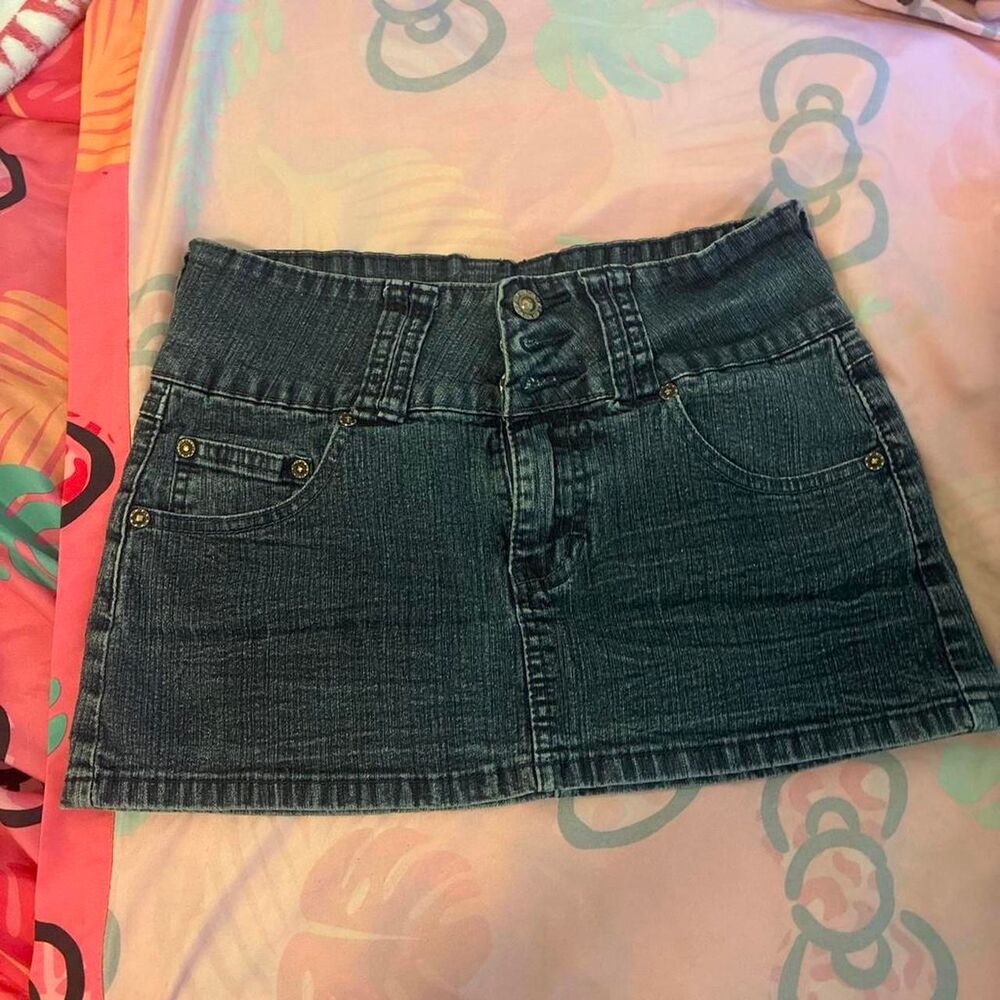 Hot Bottoms Y2K Low Rise Denim Micro Mini Skirt Dark Wash